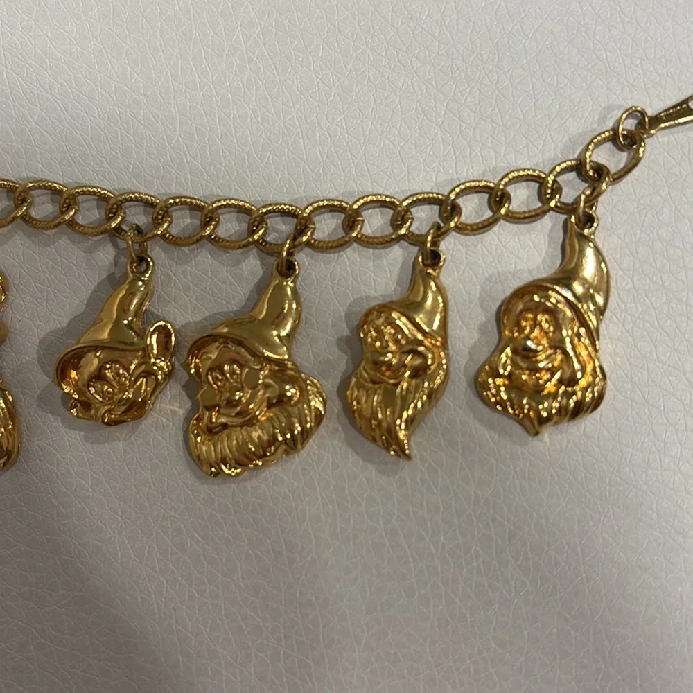 Vintage 1994 Gold Tone Snow White & Seven Dwarfs Charm Bracelet
